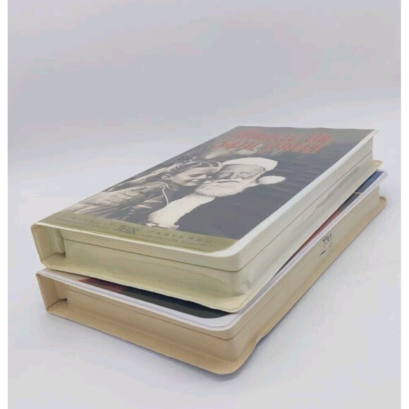 Miracle On 34th Street VHS Lot Of 2 Both Versions 1947 & 1995 Original & Remake - Picture 4 of 13